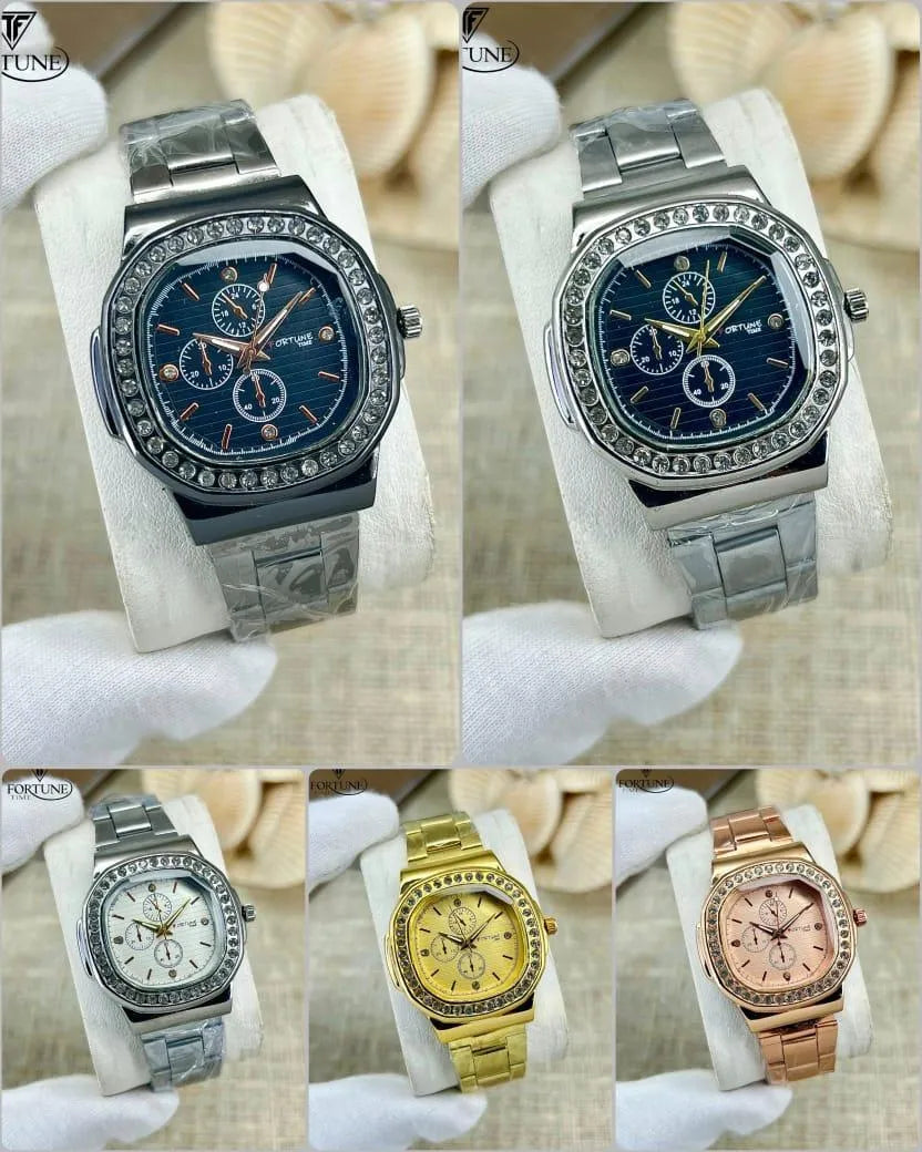 Stylish Women's Quartz Watch with Chain Strap - 1 Pc